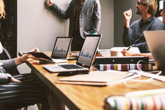 What Does a Business Consultant Do?- Best 2026 Guide