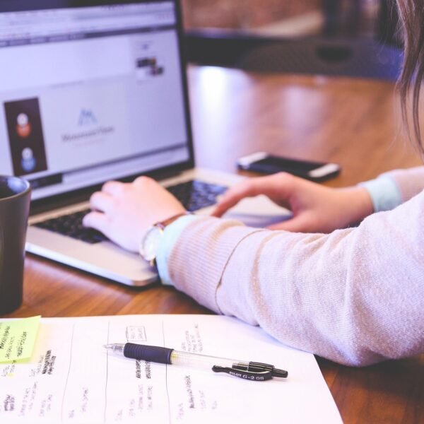 What Can You Do With a Business Administration Degree?- 2026